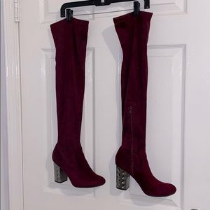 Burgundy high knee boots 💜